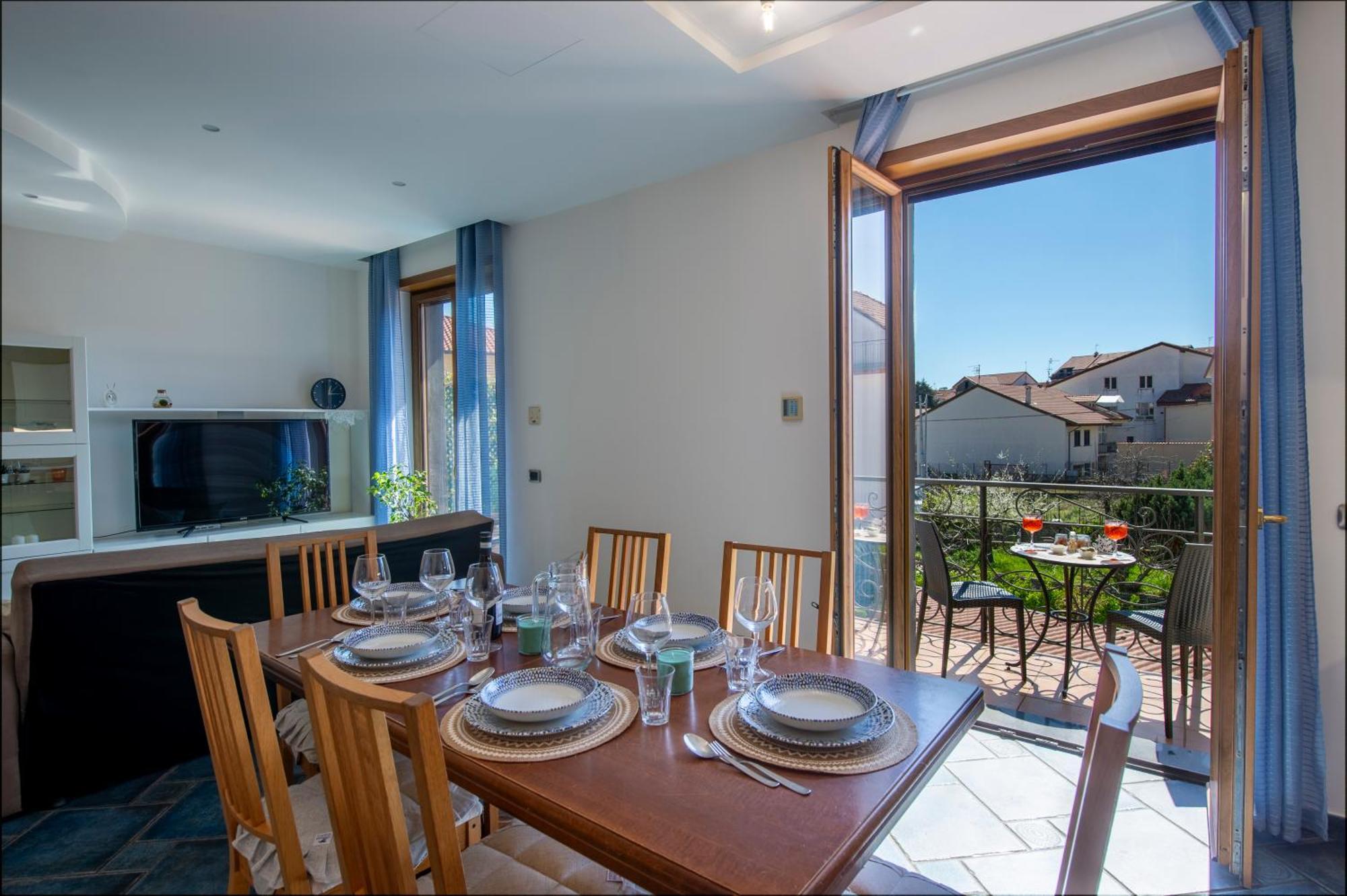 Mamaral Holiday House อาเจโรลา ภายนอก รูปภาพ