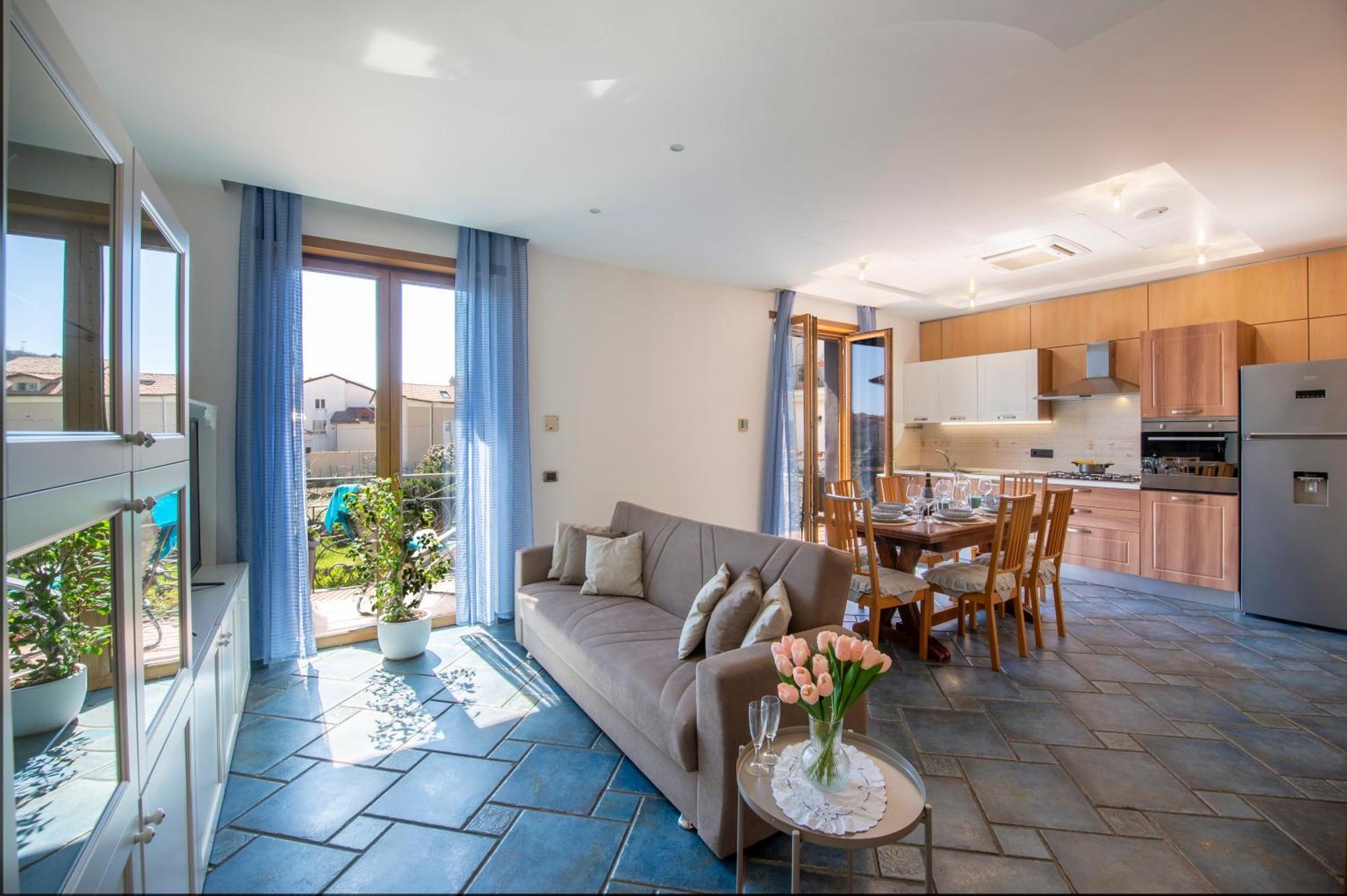 Mamaral Holiday House อาเจโรลา ภายนอก รูปภาพ